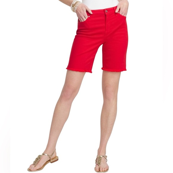 CHICO’S | Girlfriend 7" Fray Hem Denim Shorts, in MADEIRA RED, Size 4, NWT - Picture 1 of 9
